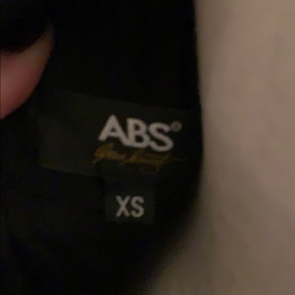 Gorgeous gold and black maxi dress with sexy back - Picture 8 of 8